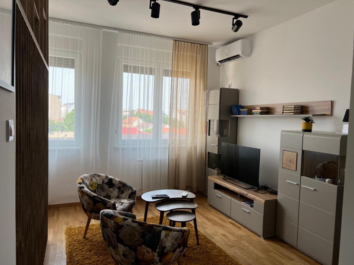 Apartment Charlie Private Parking Novi Sad Exterior photo